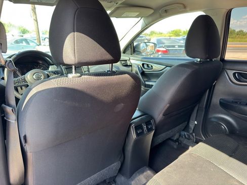 Used 2019 Nissan Rogue Sport S image 15