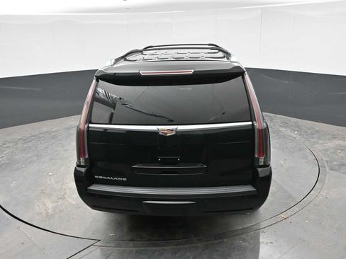 Used 2018 Cadillac Escalade ESV Luxury AWD/4WD image 22