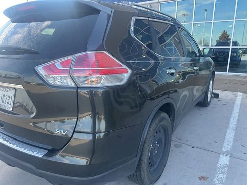 Used 2016 Nissan Rogue SV image 4
