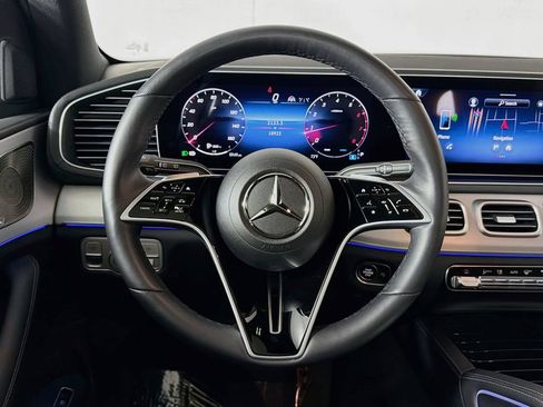 Used 2026 Mercedes-Benz GLS 450 4MATIC image 11