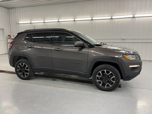 Used 2019 Jeep Compass Trailhawk w/ Cold Weather Group AWD/4WD image 1