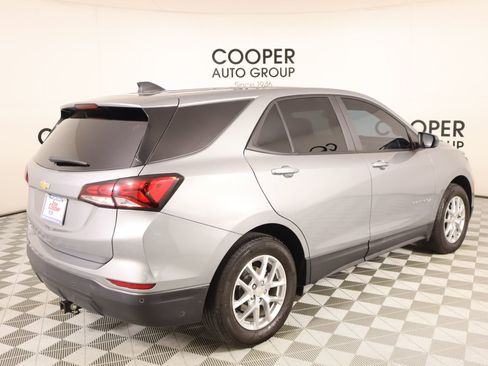 Used 2024 Chevrolet Equinox LS w/ LS Convenience Package image 19