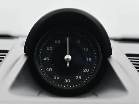 Certified 2025 Porsche 911 Carrera image 10