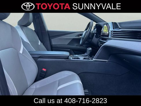 Used 2025 Toyota Camry SE FWD image 19