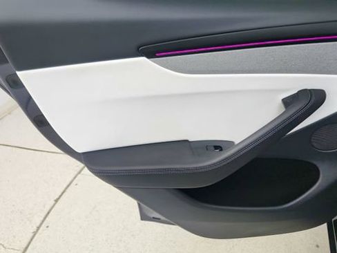 Used 2026 Tesla Model Y Long Range image 29