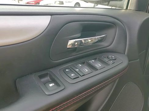 Used 2019 Dodge Grand Caravan GT image 14