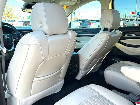 Used 2022 Buick Enclave Avenir w/ Avenir Technology Package image 17