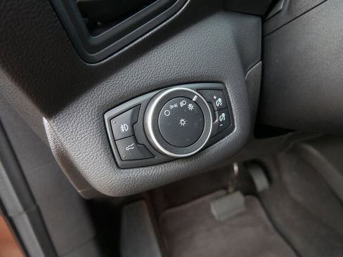 Used 2017 Ford Escape SE w/ Equipment Group 201A AWD/4WD image 16