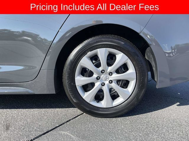 Used 2025 Toyota Corolla LE FWD image 9