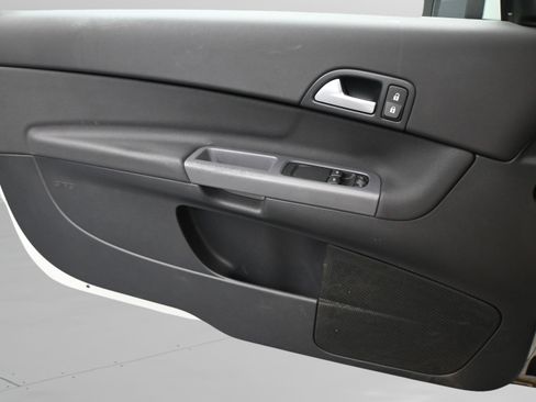 Used 2011 Volvo C30 T5 w/ Climate Pkg image 30