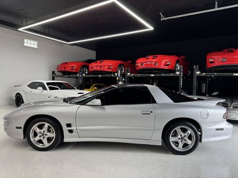 Used 2000 Pontiac Firebird Formula RWD image 7
