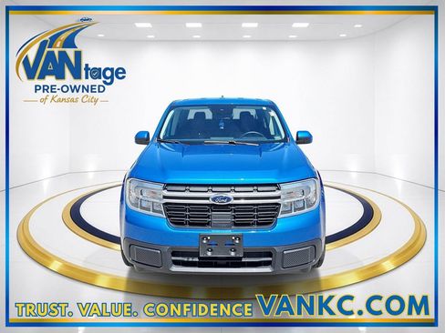 Used 2022 Ford Maverick Lariat w/ Lariat Luxury Package FWD image 2