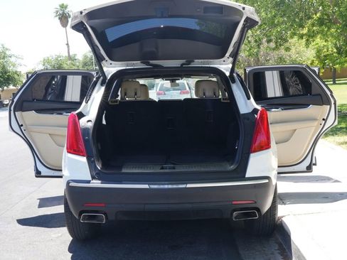 Used 2017 Cadillac XT5 FWD w/ LPO, Wheel Lock Package image 9