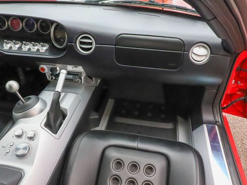 Used 2006 Ford GT RWD image 71