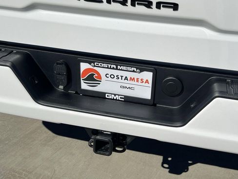 New 2026 GMC Sierra 1500 Elevation w/ LPO, Elevation Black Package AWD/4WD image 28