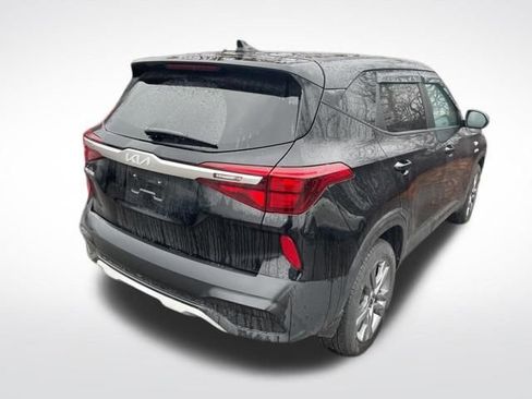 Certified 2022 Kia Seltos LX image 4