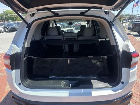 Certified 2023 Honda Pilot Touring image 27