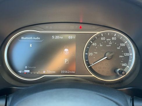 Used 2018 Nissan Kicks SV FWD image 11