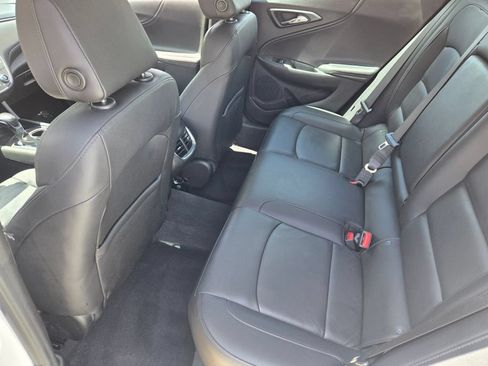 Used 2022 Chevrolet Malibu LT w/ Leather Package FWD image 9