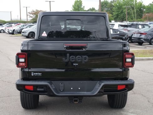 Used 2023 Jeep Gladiator Overland AWD/4WD image 4