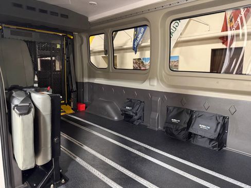 Used 2019 Ford Transit 250 148 Medium Roof image 27