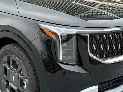 New 2026 Kia Carnival EX image 11