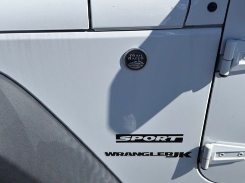 Used 2018 Jeep Wrangler Sport image 16