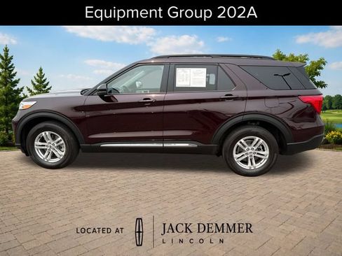 Used 2023 Ford Explorer XLT w/ Equipment Group 202A AWD/4WD image 4