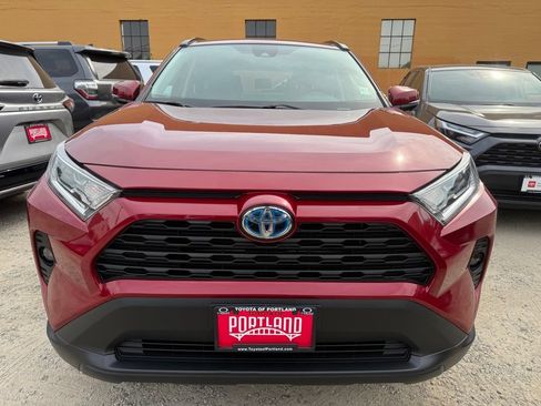 Certified 2021 Toyota RAV4 XLE AWD/4WD image 3