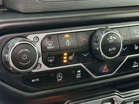 Certified 2023 Jeep Wrangler Sport S image 31