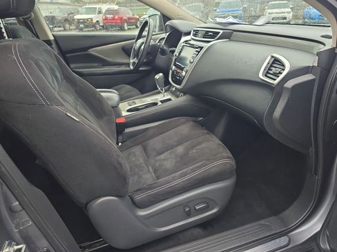 Used 2018 Nissan Murano SV w/ Premium Package image 17