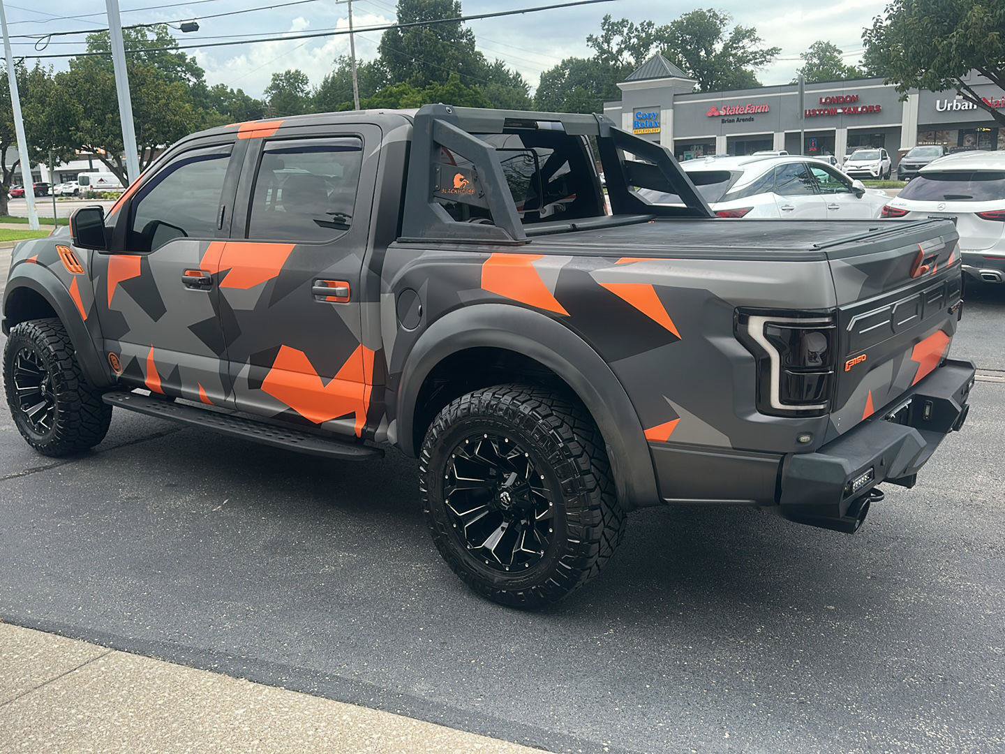 Used 2018 Ford F150 Raptor w/ Equipment Group 802A Luxury AWD/4WD image 6