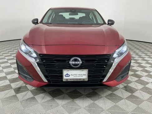 Used 2025 Nissan Altima 2.5 SV FWD image 13