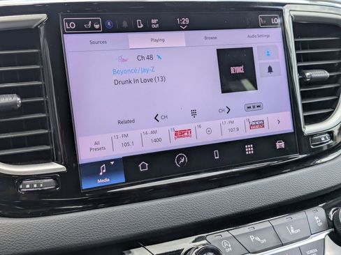 Used 2024 Chrysler Pacifica Touring-L FWD image 18