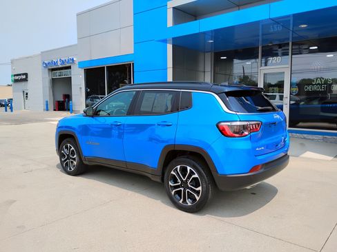 Used 2023 Jeep Compass Limited AWD/4WD image 10