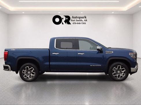 Used 2023 GMC Sierra 1500 SLT w/ SLT Premium Package AWD/4WD image 6