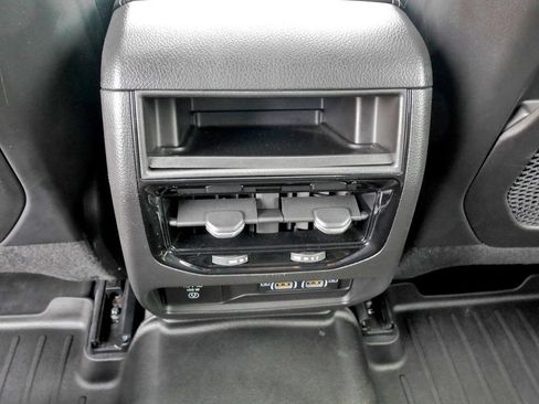 Used 2023 Jeep Grand Cherokee Altitude AWD/4WD image 21