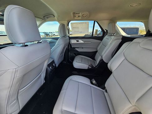 New 2026 Ford Explorer Active w/ Active Comfort Package image 25