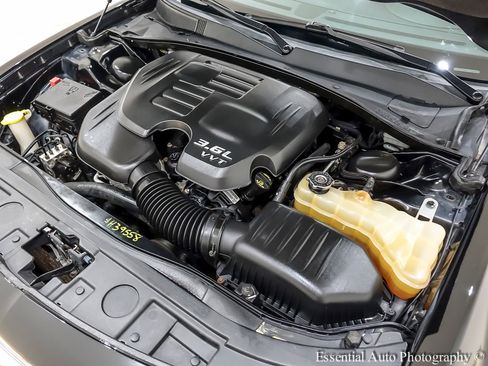 Used 2014 Chrysler 300 S image 35