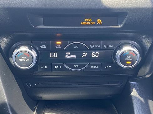 Used 2016 MAZDA MAZDA3 i Touring w/ Popular Equipment Package FWD image 29