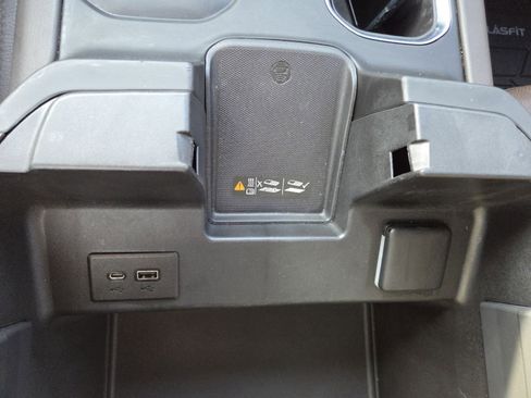 Used 2022 GMC Sierra 1500 Denali w/ Denali Carbonpro Edition image 12