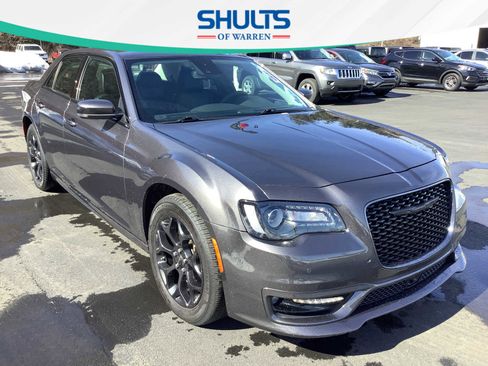 Used 2023 Chrysler 300 Touring L w/ Safetytec Plus Group image 1