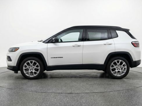 Used 2025 Jeep Compass Limited image 5