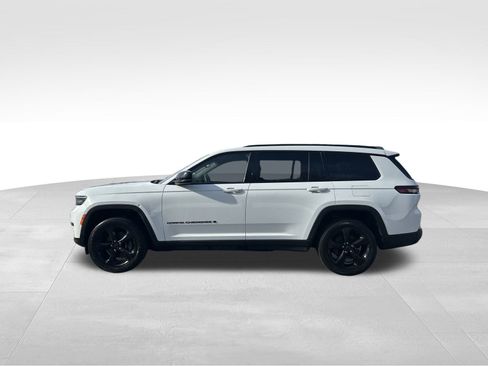 Used 2023 Jeep Grand Cherokee L Altitude image 2