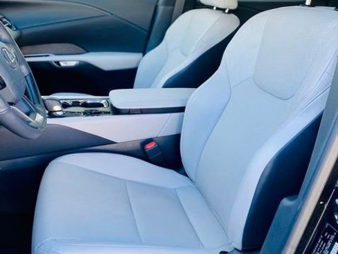 Used 2025 Lexus RX 350 Premium w/ Convenience Package image 11