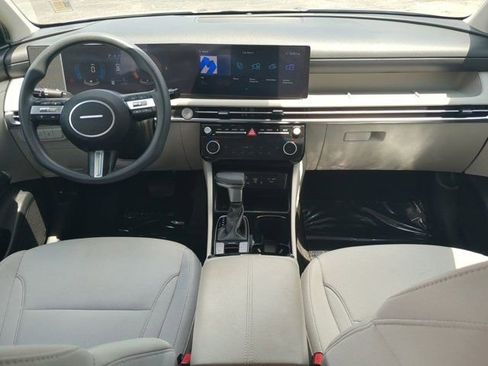 Used 2025 Hyundai Tucson SEL FWD image 13