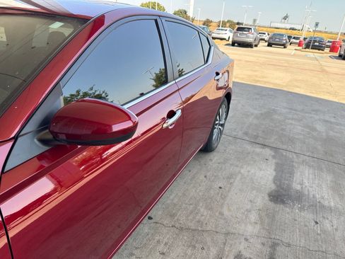 Used 2024 Nissan Altima 2.5 SV w/ SV Premium Package FWD image 4