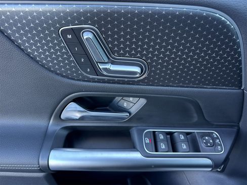 Certified 2025 Mercedes-Benz GLA 250 4MATIC image 11