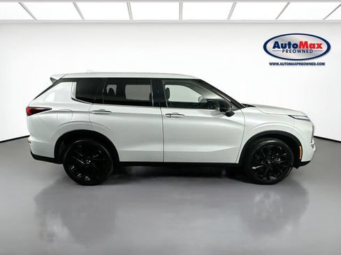 Used 2024 Mitsubishi Outlander SE Black Edition AWD/4WD image 10