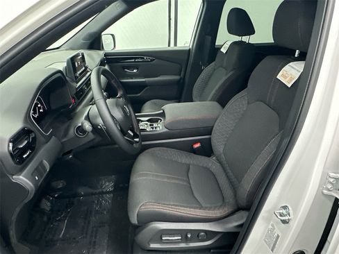 New 2025 Honda Pilot Sport image 9